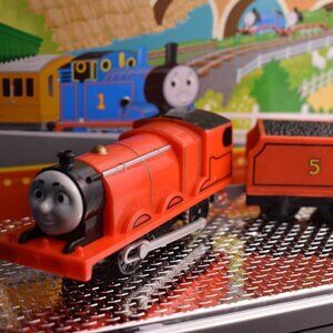 James Trackmaster Motorized Train Engine Thomas & Friends Mattel Gullane 2014